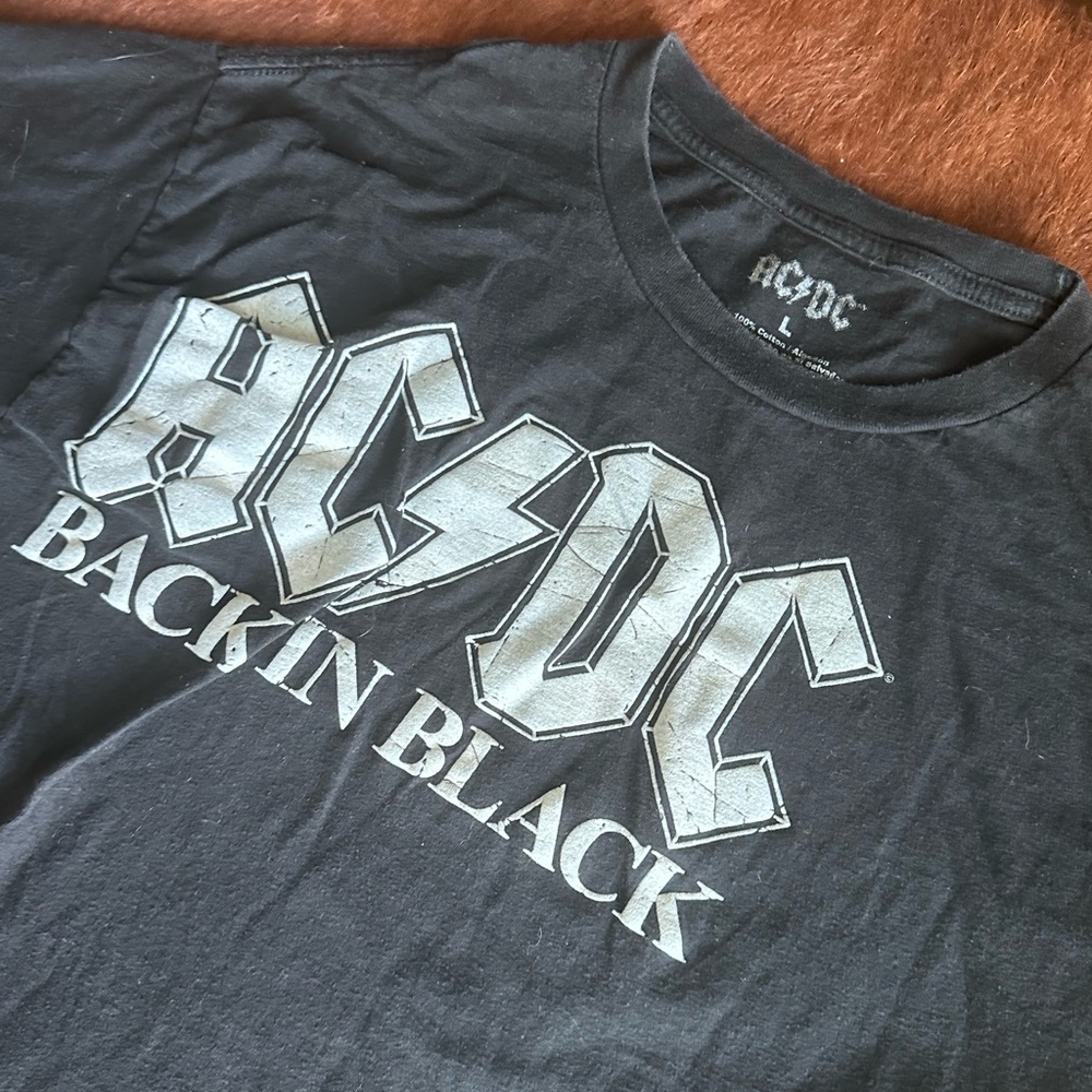Men’s black AC/DC graphic tee